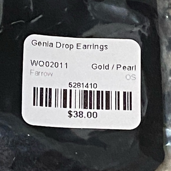 Genia gold and pearl drop earrings by Farrow - Picture 6 of 8